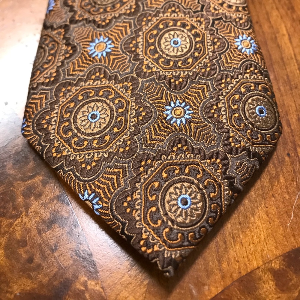 Silk bronze tie